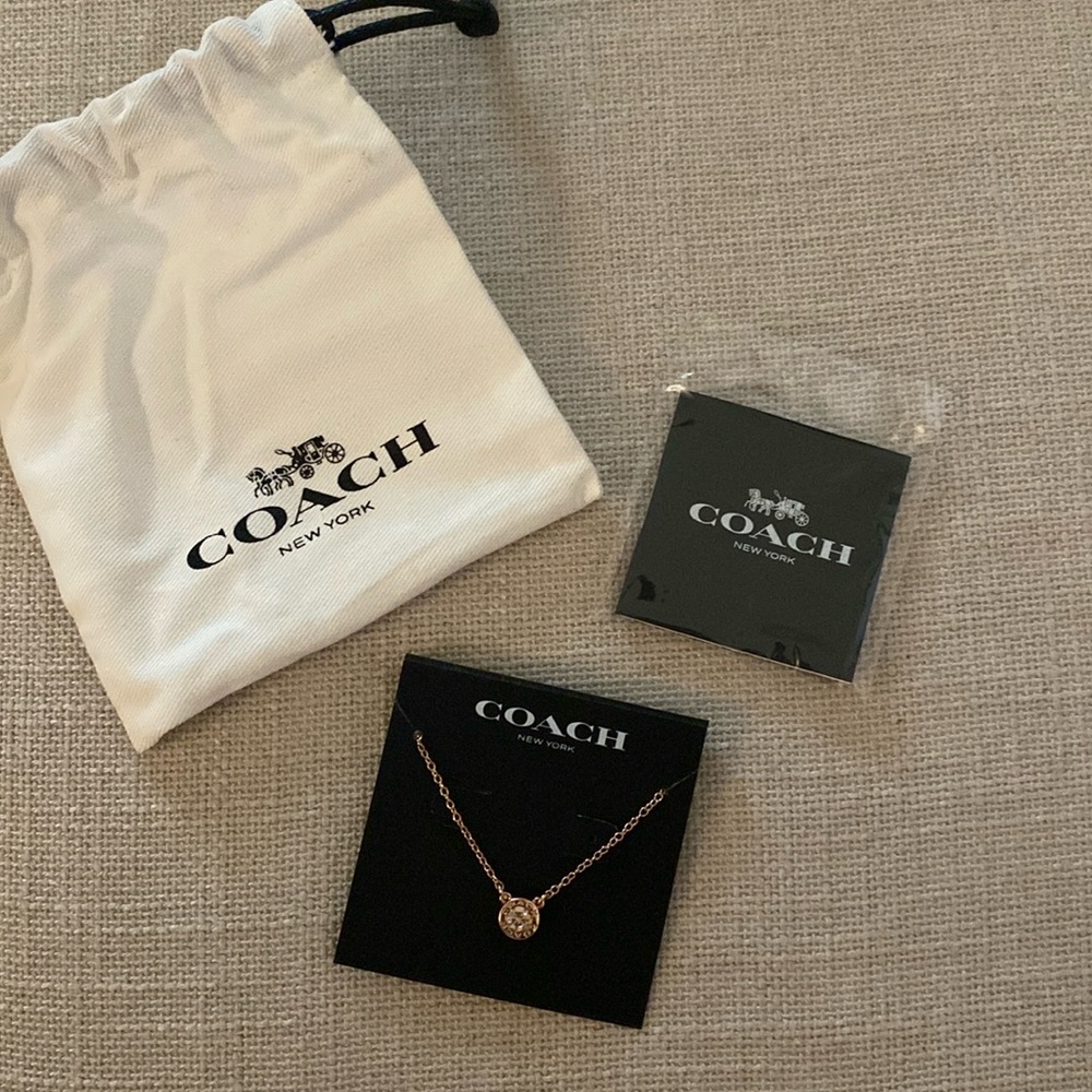 NWT Coach Halo Round Pendant Necklace